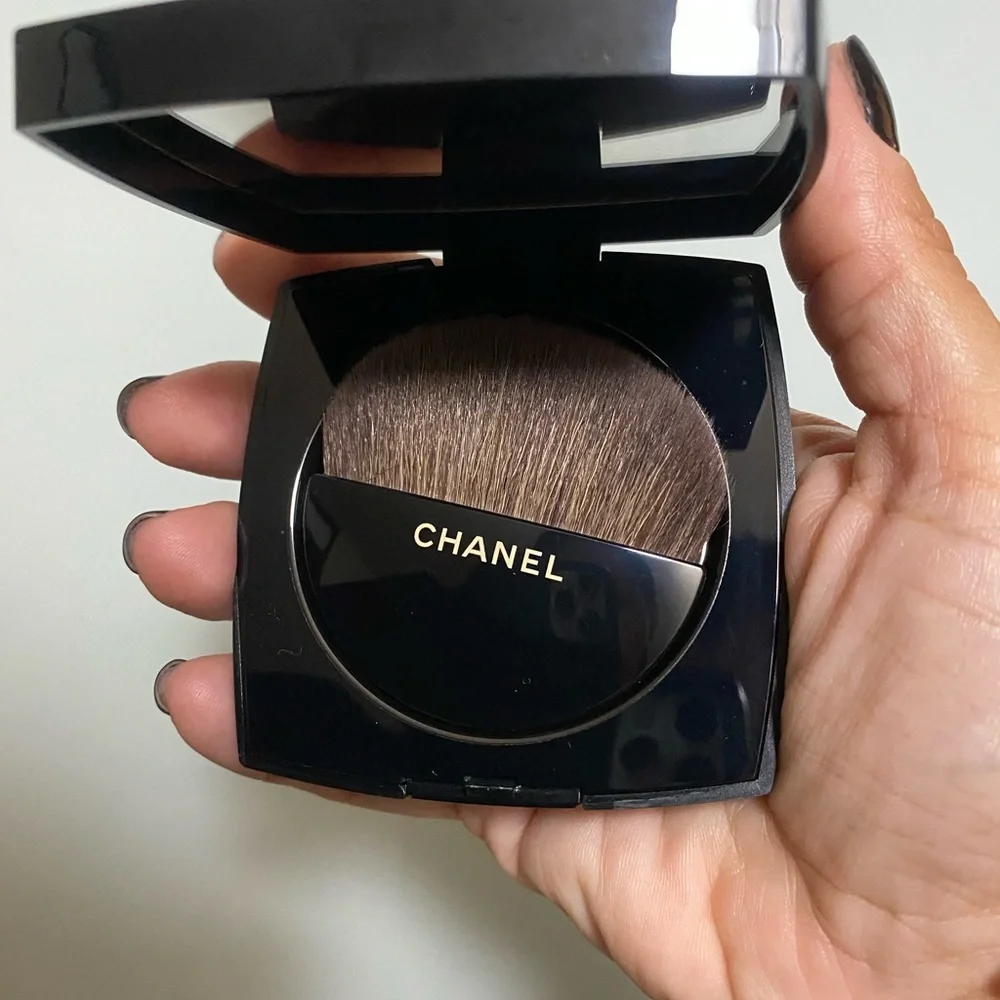 CHANEL effortless multi